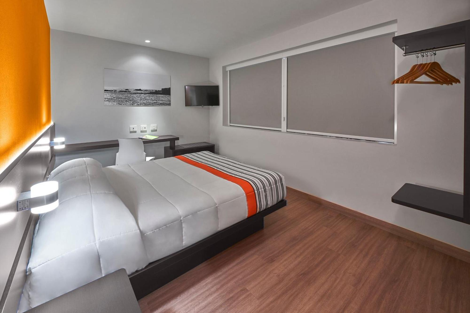 City Express Junior By Marriott Ciudad De Mexico Sullivan Экстерьер фото